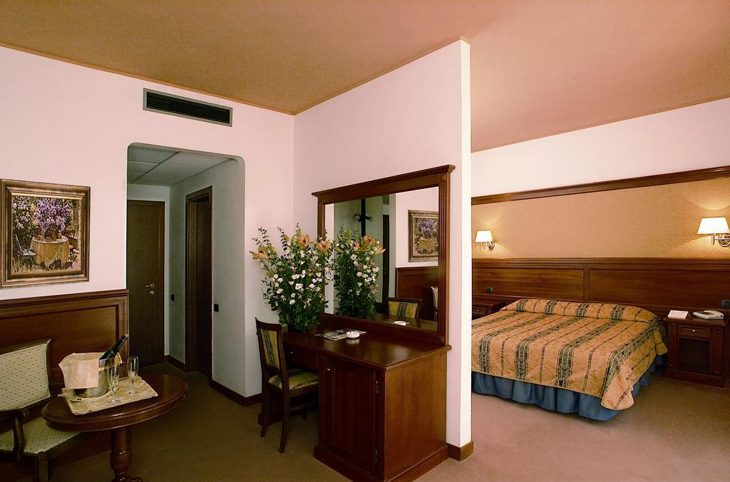 Balletti Park Hotel Viterbo Oda fotoğraf